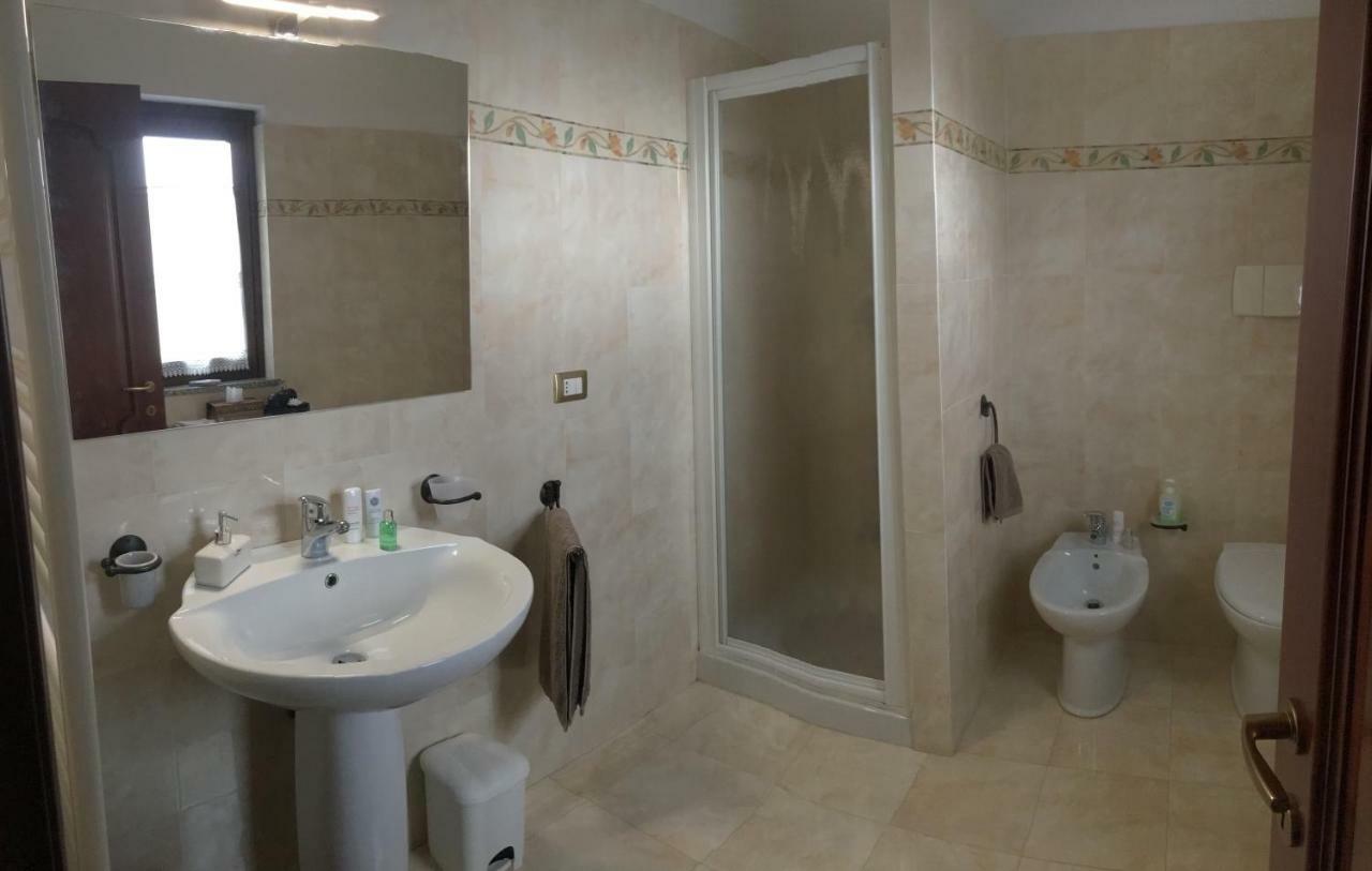 Casa Mariluka Panzió Capoterra Kültér fotó