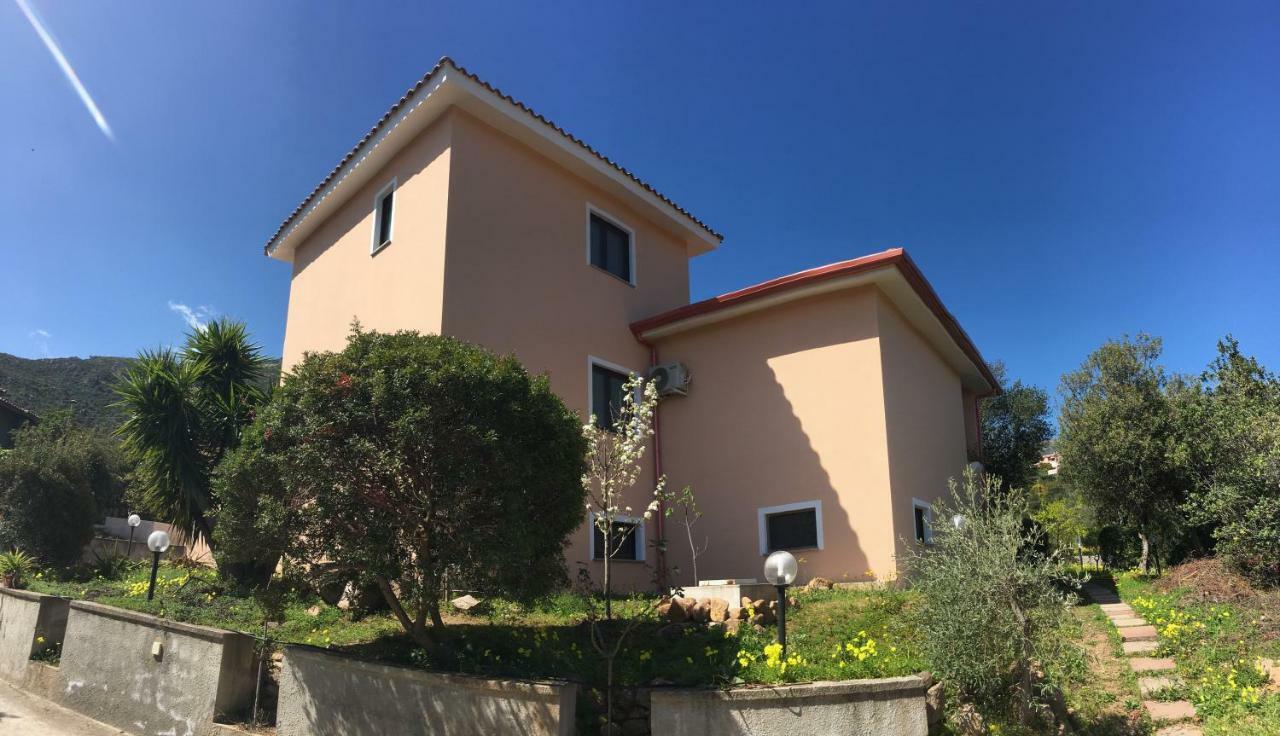 Casa Mariluka Panzió Capoterra Kültér fotó